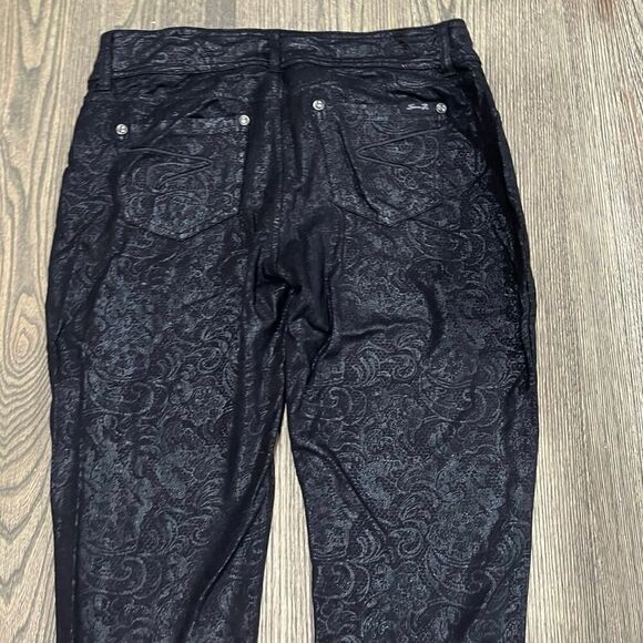 Seven7 Baroque Skinny Pants Mid-Rise Faux Leather Floral Preppy Black Size 8 - Picture 10 of 10